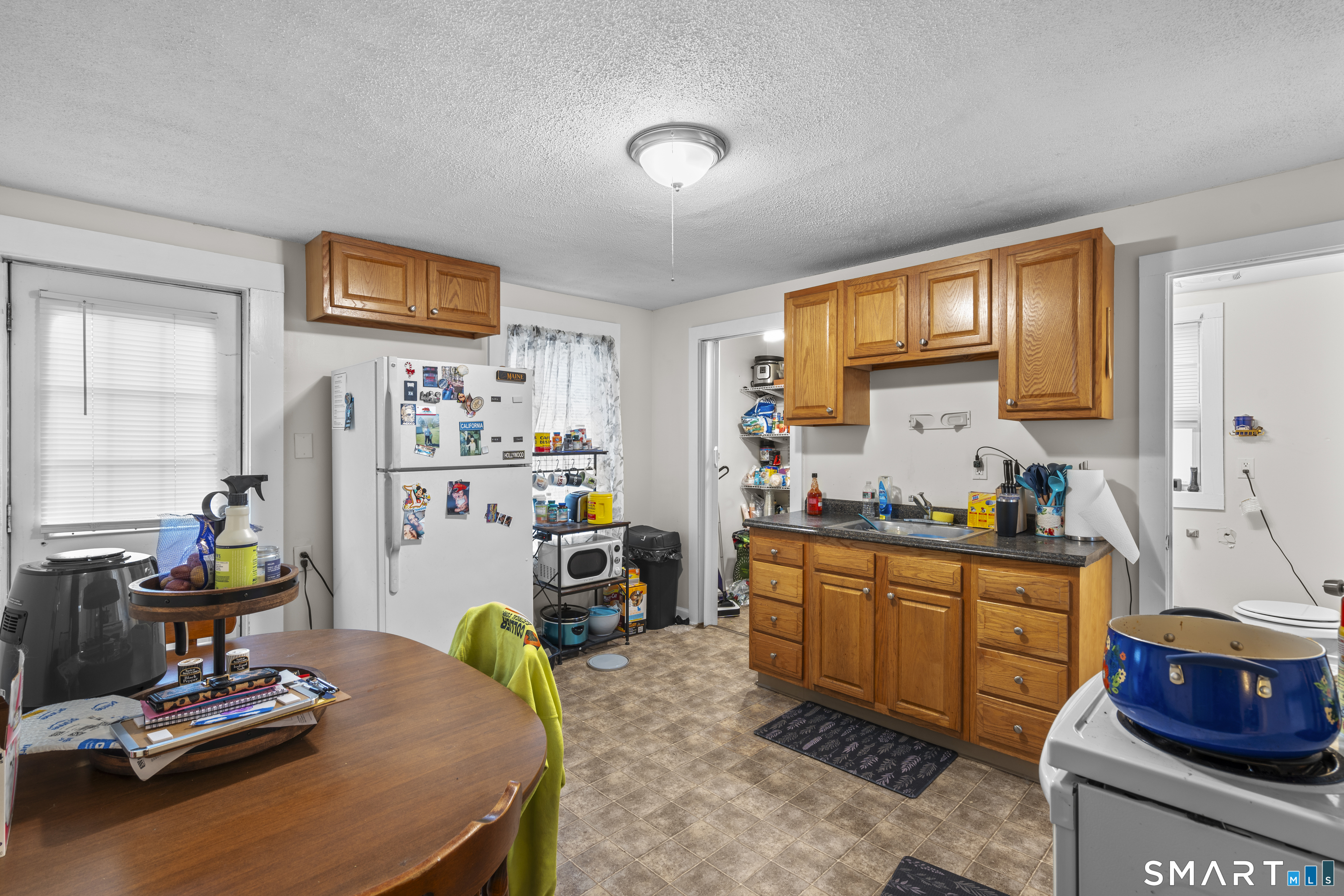 148 Pleasant Street Enfield, CT 06082 - Photo 8 of 40