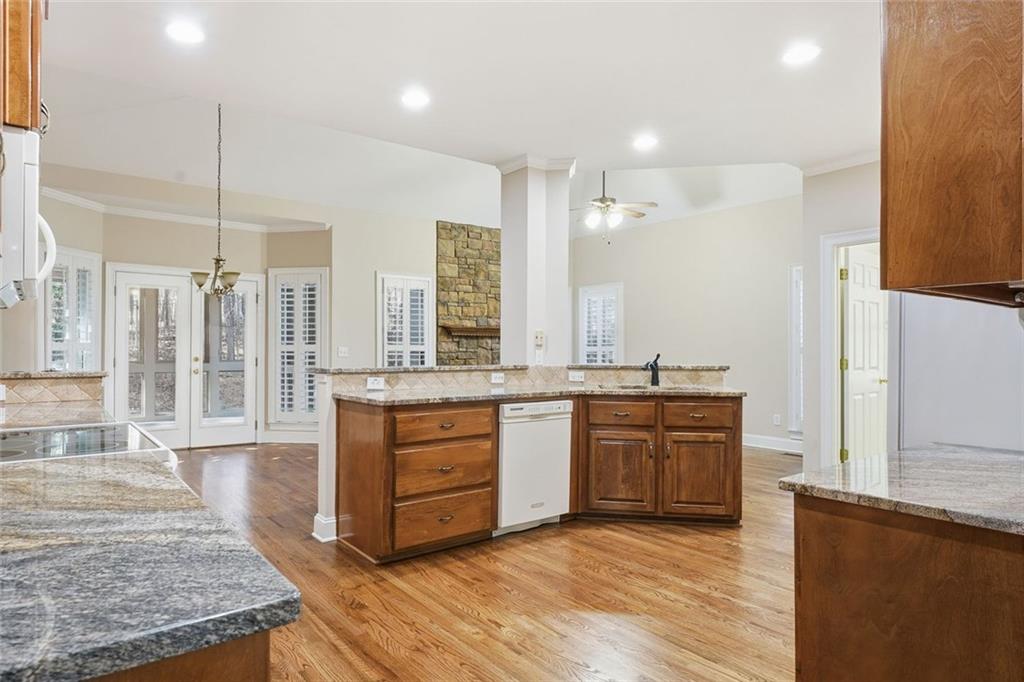 211 Montana Way Canton, GA 30114 - Photo 7 of 38