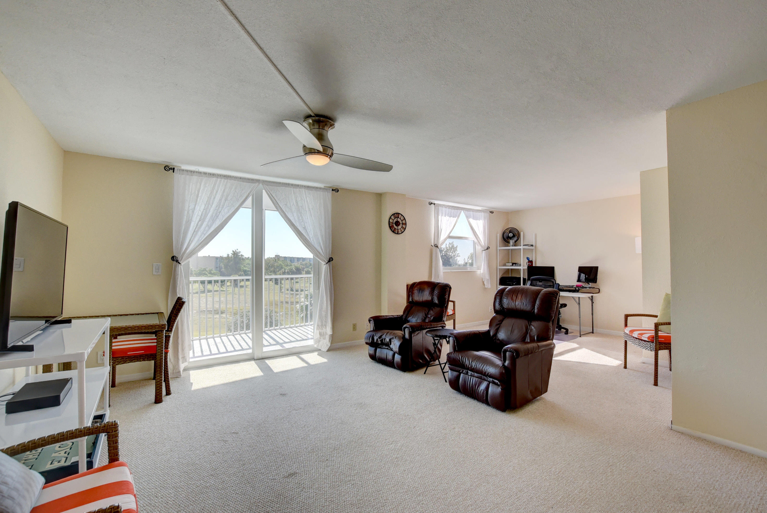 250 Northwest 67th Street, Unit 418 Boca Raton, FL 33487 - Photo 9 of 33 Living Room