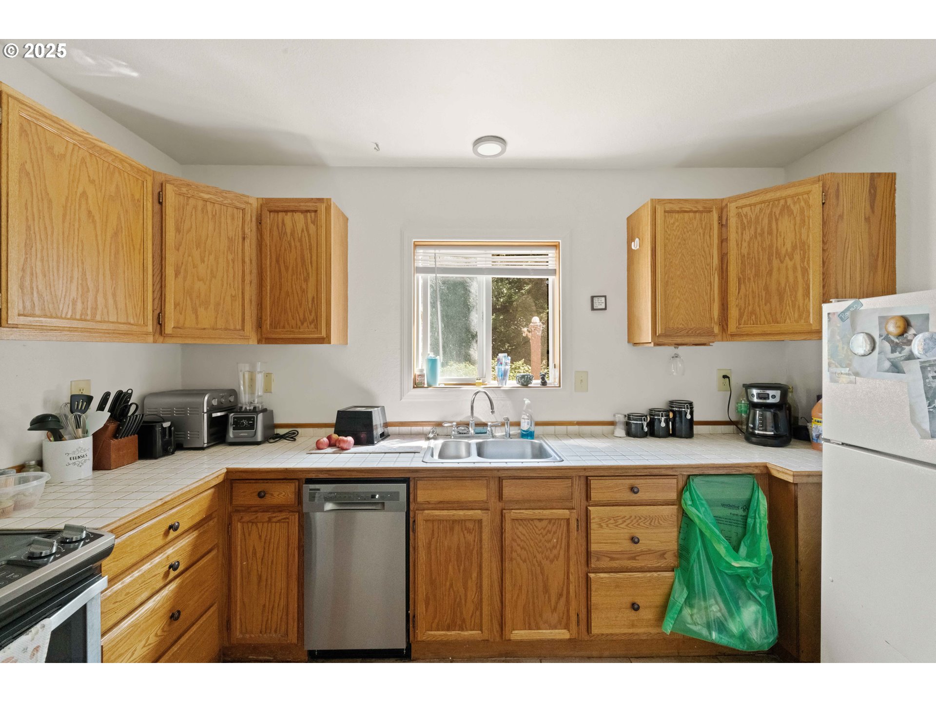 94360 Willanch Lane North Bend, OR 97459 - Photo 13 of 25