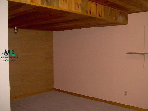 663 Oakbrook West Rochester, MI 48307 - Photo 3 of 3 303144-2.JPG
