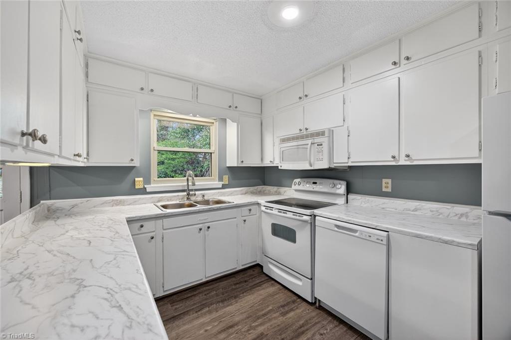 113 Green Valley Road Greensboro, NC 27403 - Photo 17 of 45