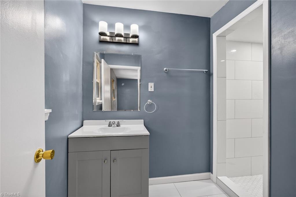 113 Green Valley Road Greensboro, NC 27403 - Photo 26 of 45