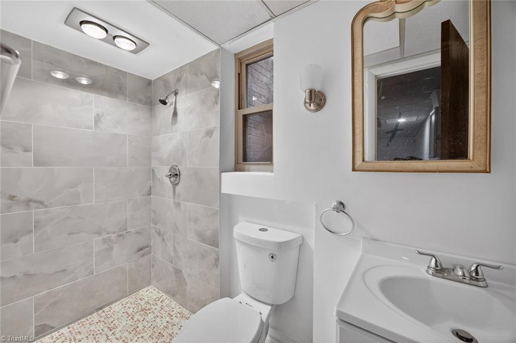 113 Green Valley Road Greensboro, NC 27403 - Photo 34 of 45