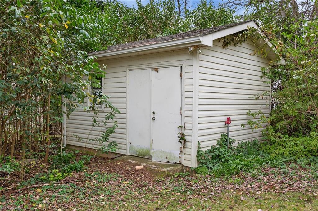 113 Green Valley Road Greensboro, NC 27403 - Photo 42 of 45