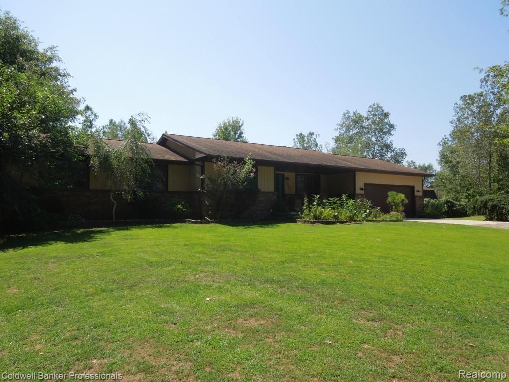 43025 Willis Road Belleville, MI 48111 - Photo 1 of 36 DSCN0749.jpg
