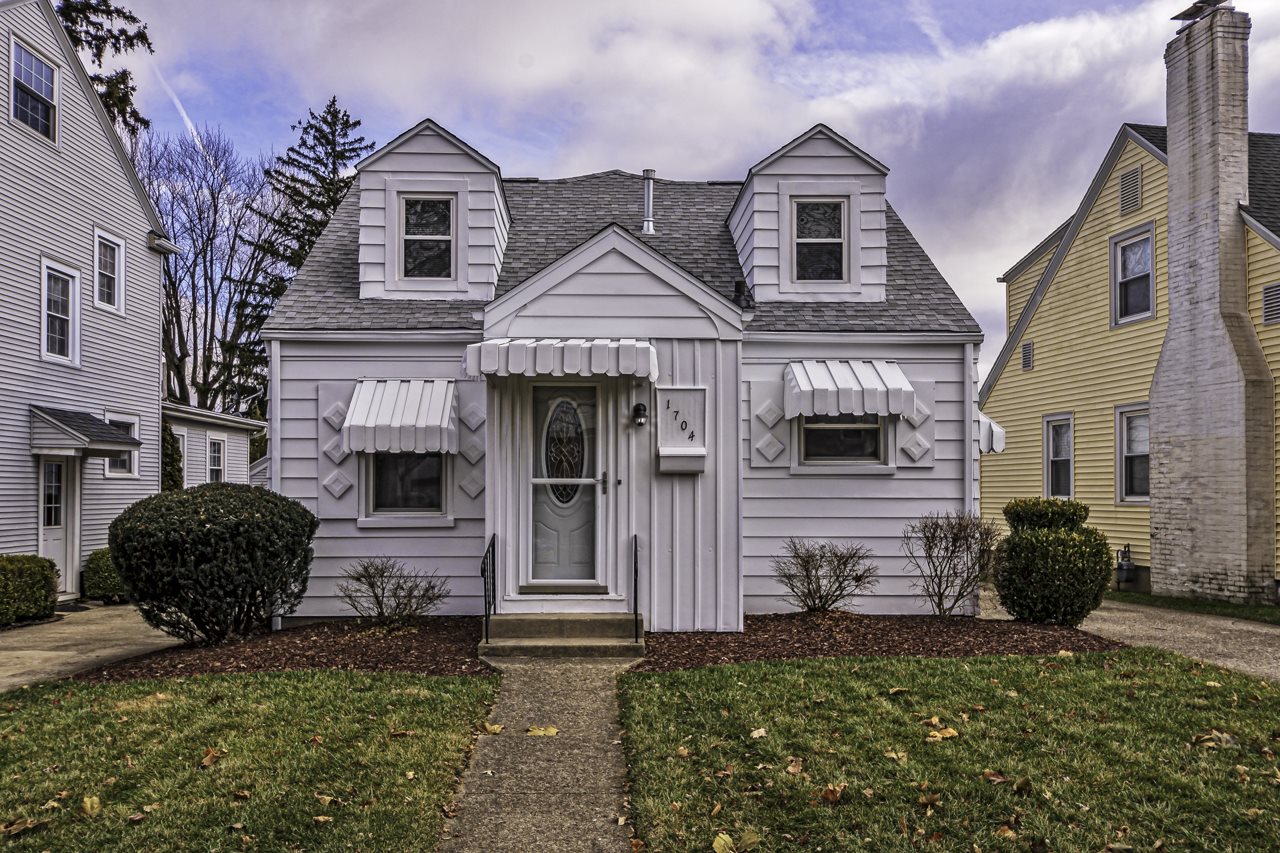 1704 Fairhill Road Fort Wayne, IN 46808 - Photo 1 of 36