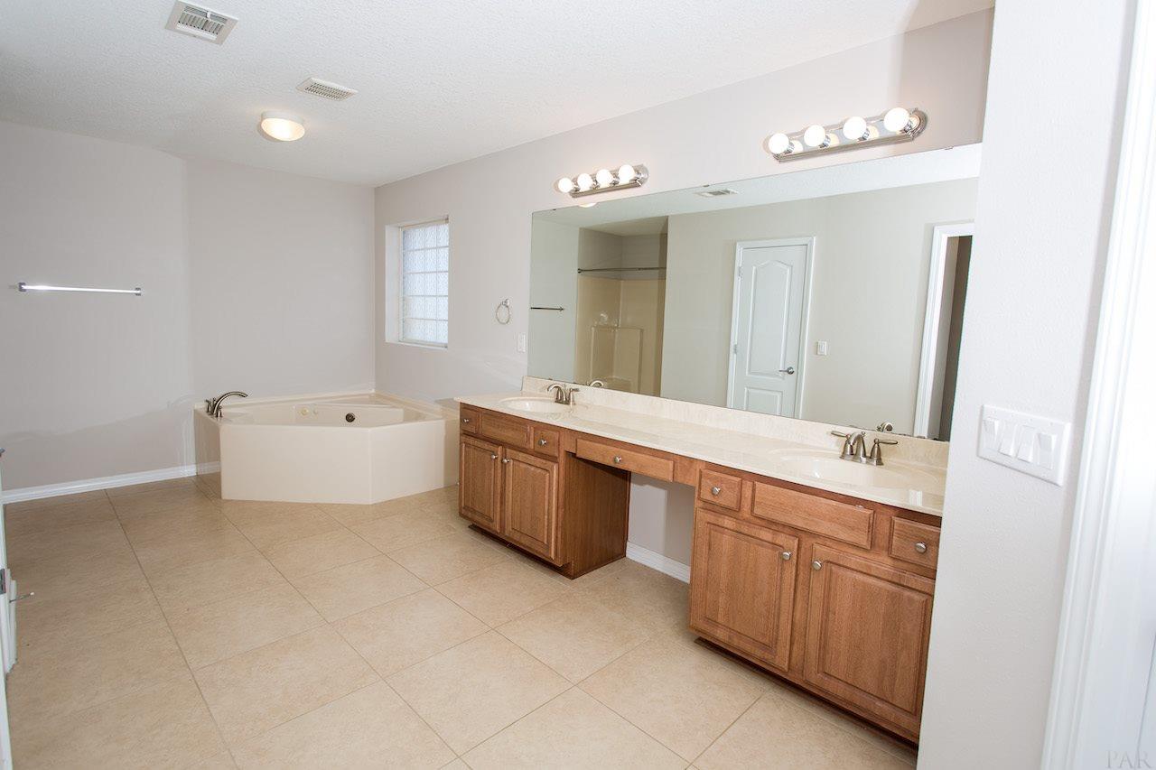 2281 Pine Hammock Road Navarre, FL 32566 - Photo 26 of 44 Master Bath