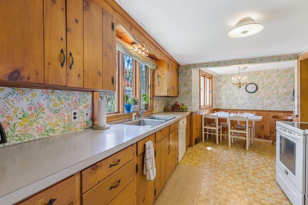 54 Samoset Road Winchester, MA 01890 - Photo 8 of 24 Gallery Image 8