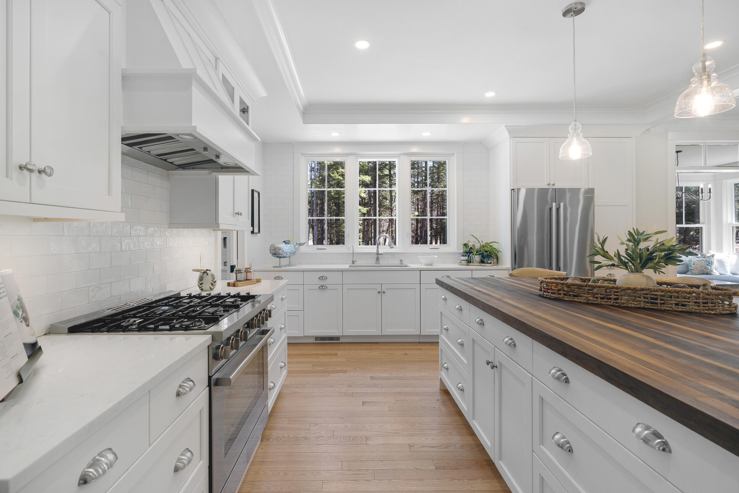 10 Woods Road Falmouth, ME 04105 - Photo 4 of 57 26_10woods-26