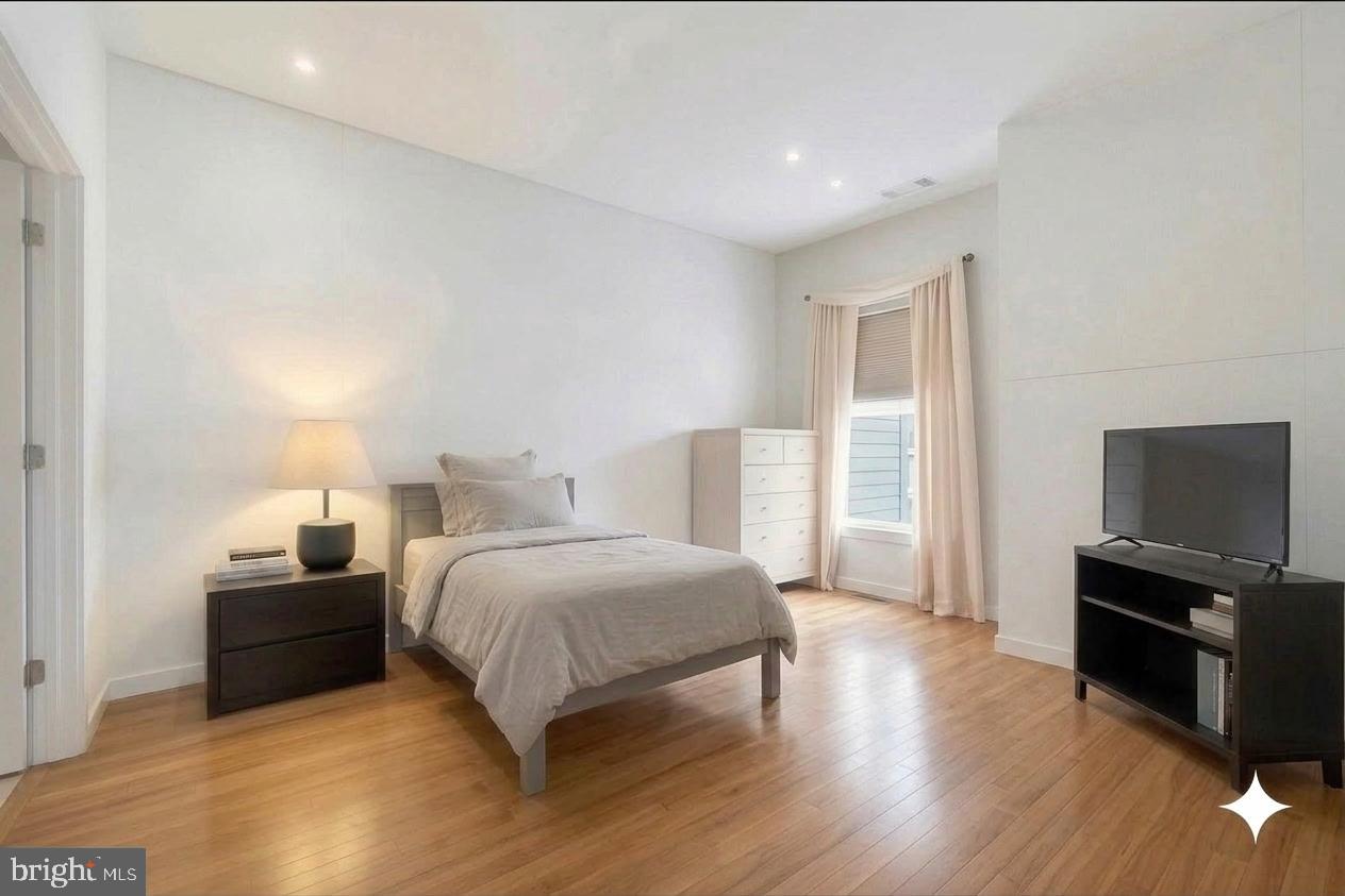 8045 Newell Street, Unit 423 Silver Spring, MD 20910 - Photo 14 of 25 Gallery Image 14