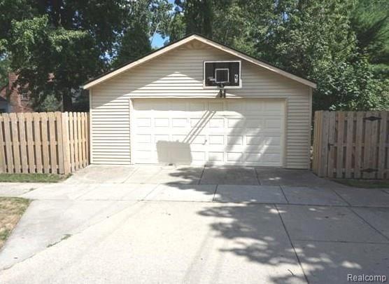 1777 Severn Road Grosse Pointe, MI 48236 - Photo 20 of 20 DSC04476.JPG