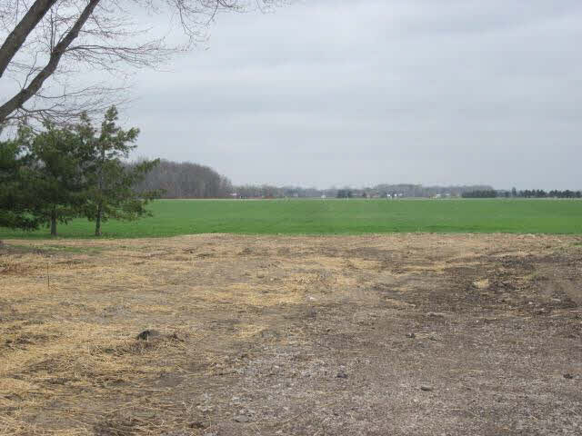 330 East Sterns Road Temperance, MI 48182 - Photo 4 of 11 20400861-3.JPG