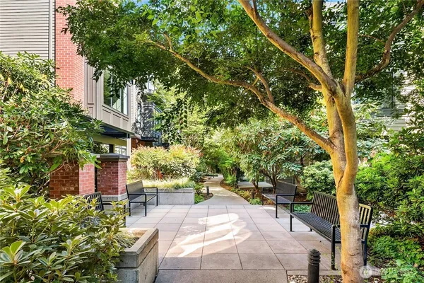 $6,200 | 10410 Northeast 12th Street, Unit 106, Bellevue, WA 98004
