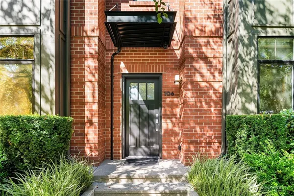 $6,200 | 10410 Northeast 12th Street, Unit 106, Bellevue, WA 98004