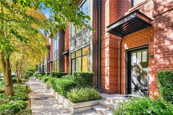 $6,200 | 10410 Northeast 12th Street, Unit 106, Bellevue, WA 98004