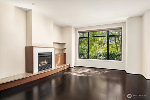$6,200 | 10410 Northeast 12th Street, Unit 106, Bellevue, WA 98004