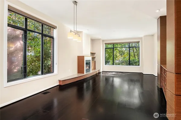 $6,200 | 10410 Northeast 12th Street, Unit 106, Bellevue, WA 98004