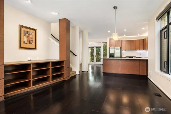 $6,200 | 10410 Northeast 12th Street, Unit 106, Bellevue, WA 98004