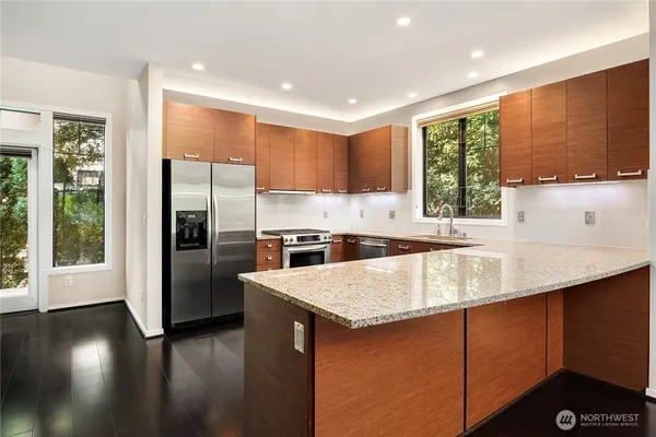 $6,200 | 10410 Northeast 12th Street, Unit 106, Bellevue, WA 98004