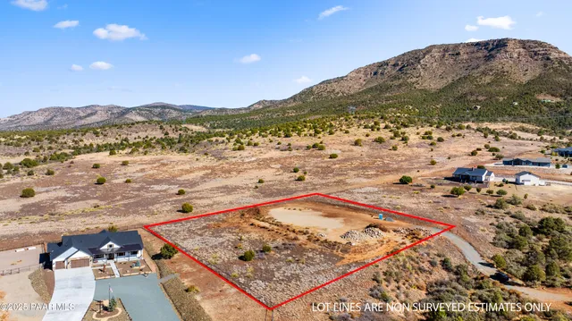 a view of an outdoor space and city view