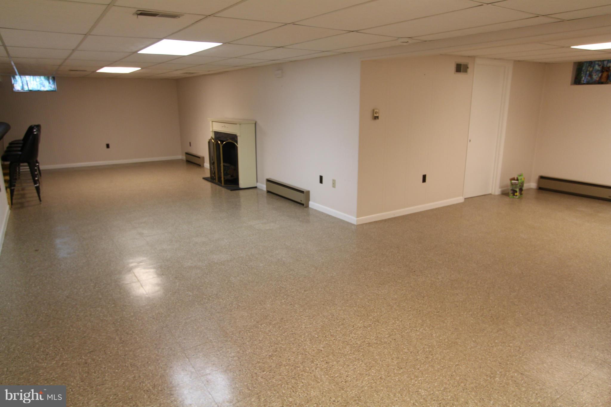 901 George Avenue Baltimore, MD 21221 - Photo 23 of 29 Family Room