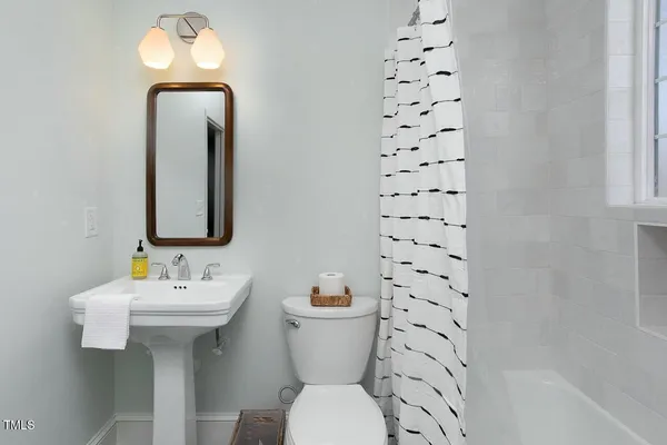 $2,500 | 821 North Buchanan Boulevard, Unit B, Durham, NC 27701