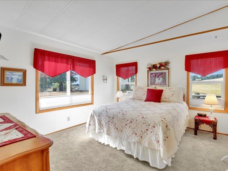 26026 North Madison Road Chattaroy, WA 99003 - Photo 14 of 43