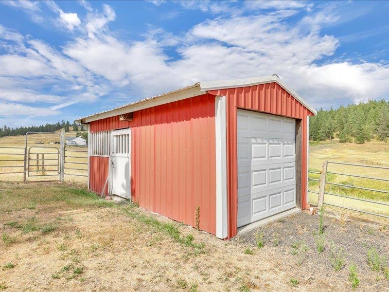 26026 North Madison Road Chattaroy, WA 99003 - Photo 33 of 43