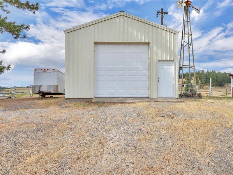 26026 North Madison Road Chattaroy, WA 99003 - Photo 36 of 43