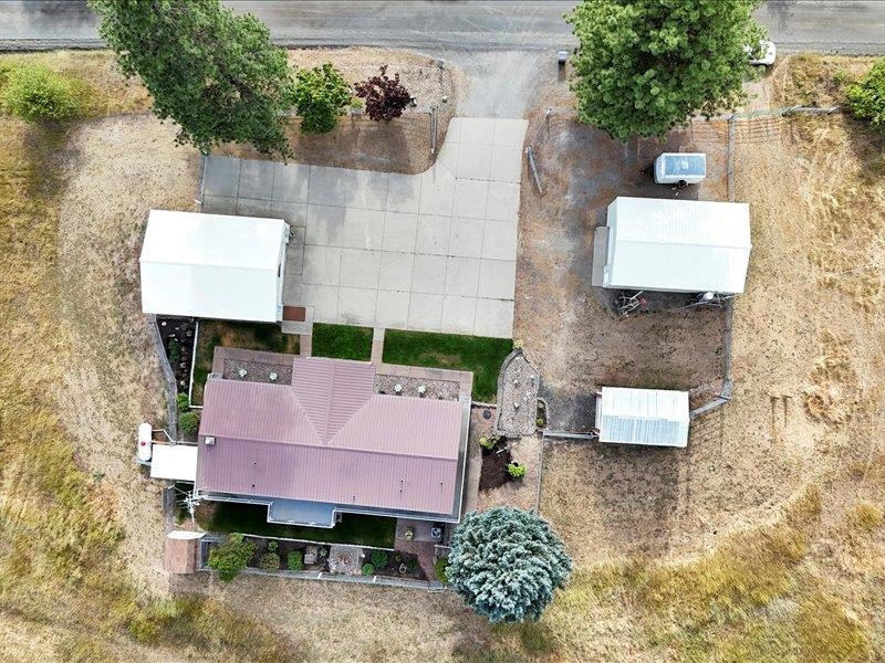 26026 North Madison Road Chattaroy, WA 99003 - Photo 39 of 43