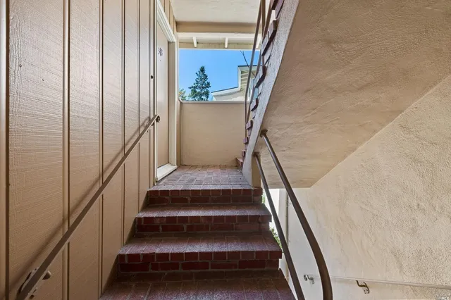 $2,195 | 343 Somerset Road, Oakland, CA 94611