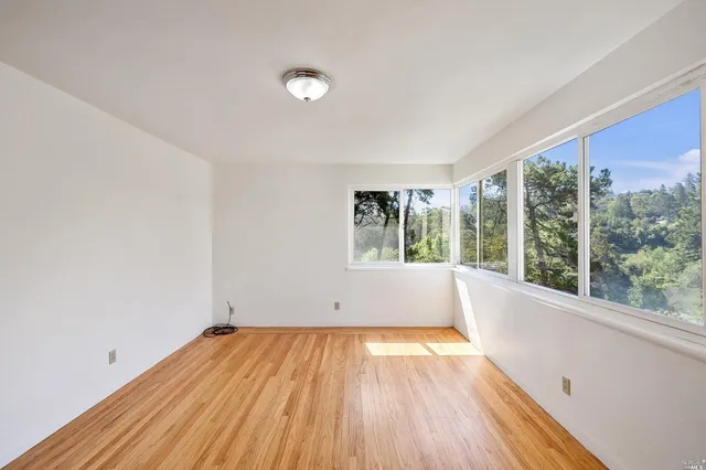 $2,195 | 343 Somerset Road, Oakland, CA 94611