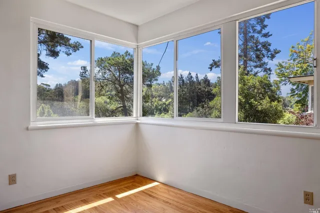 $2,195 | 343 Somerset Road, Oakland, CA 94611