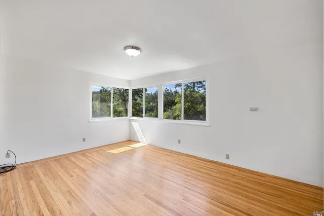 $2,195 | 343 Somerset Road, Oakland, CA 94611