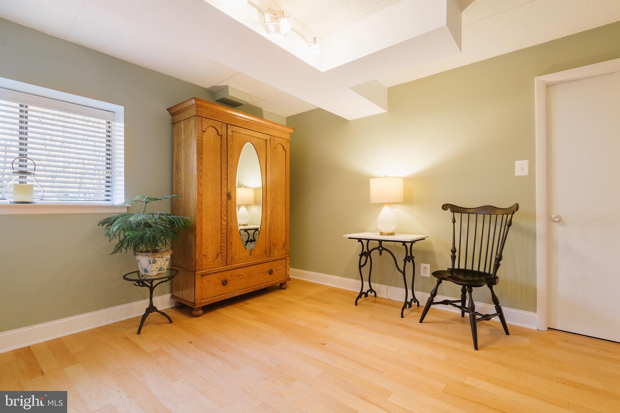 532 North Lemon Street Media, PA 19063 - Photo 51 of 63 a view of a livingroom with furniture and a potted plant