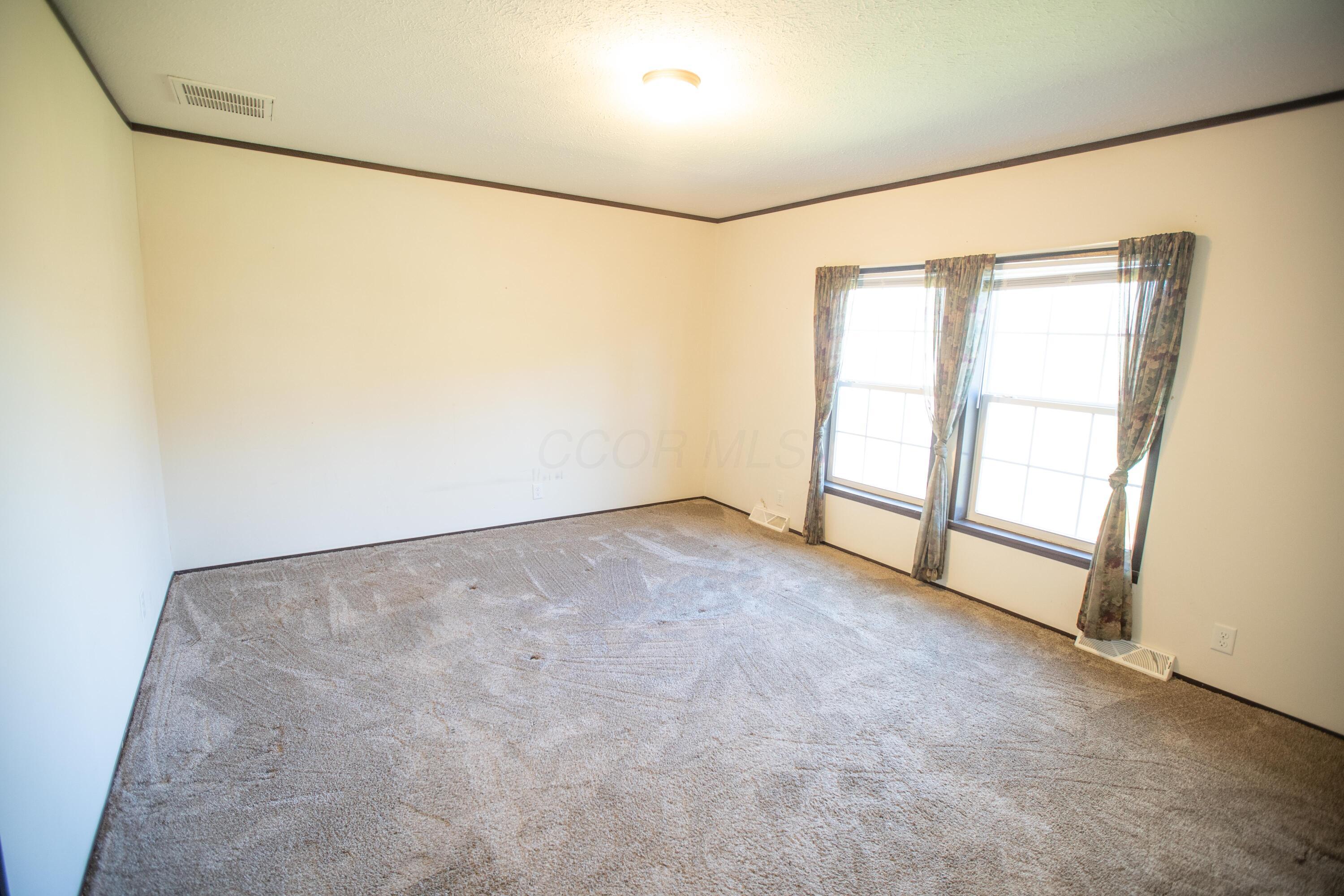 3617 Spring Valley Road Albany, OH 45710 - Photo 14 of 27 DSC01483