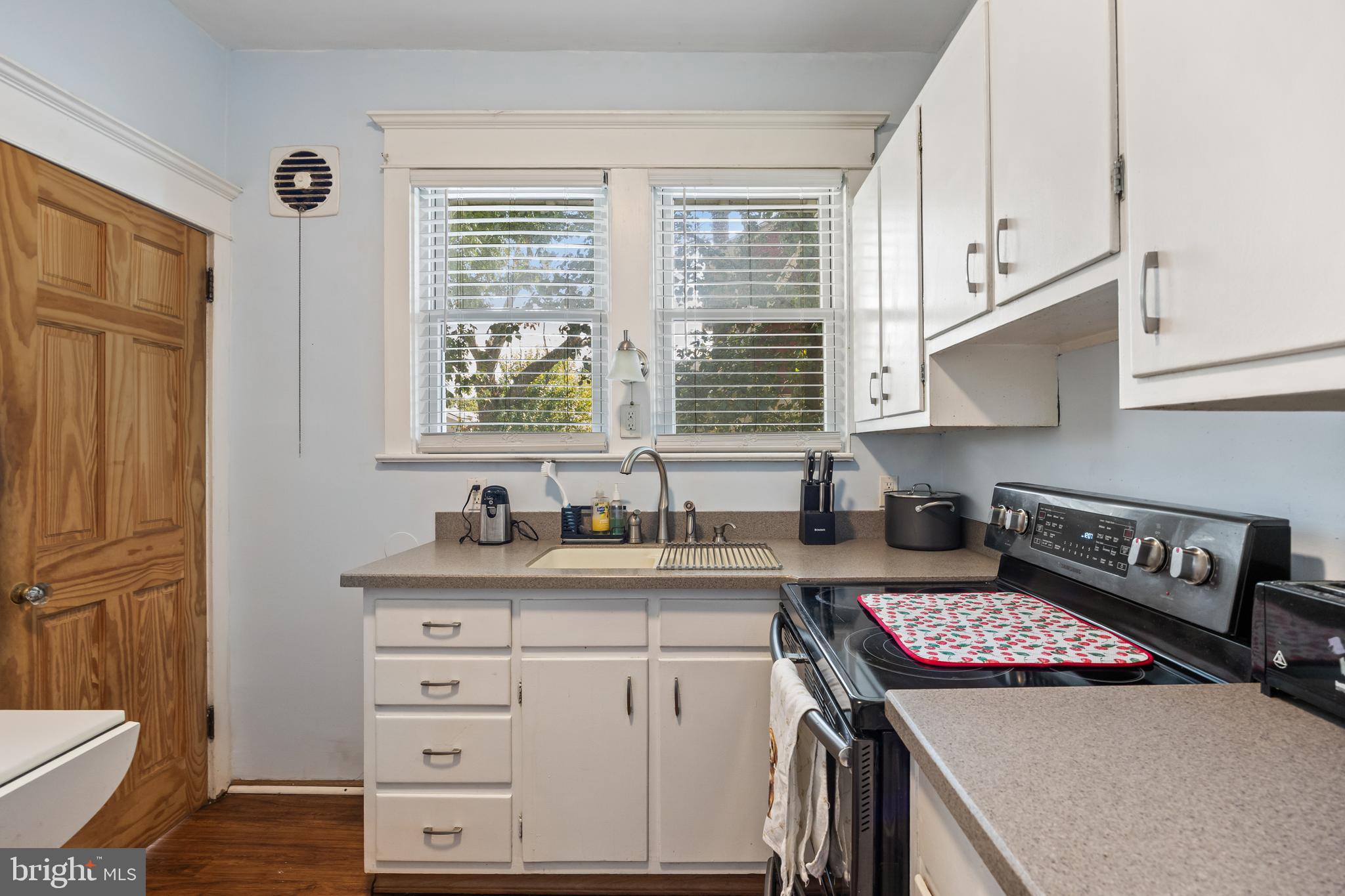 649 Bridgeboro Street Riverside, NJ 08075 - Photo 10 of 29