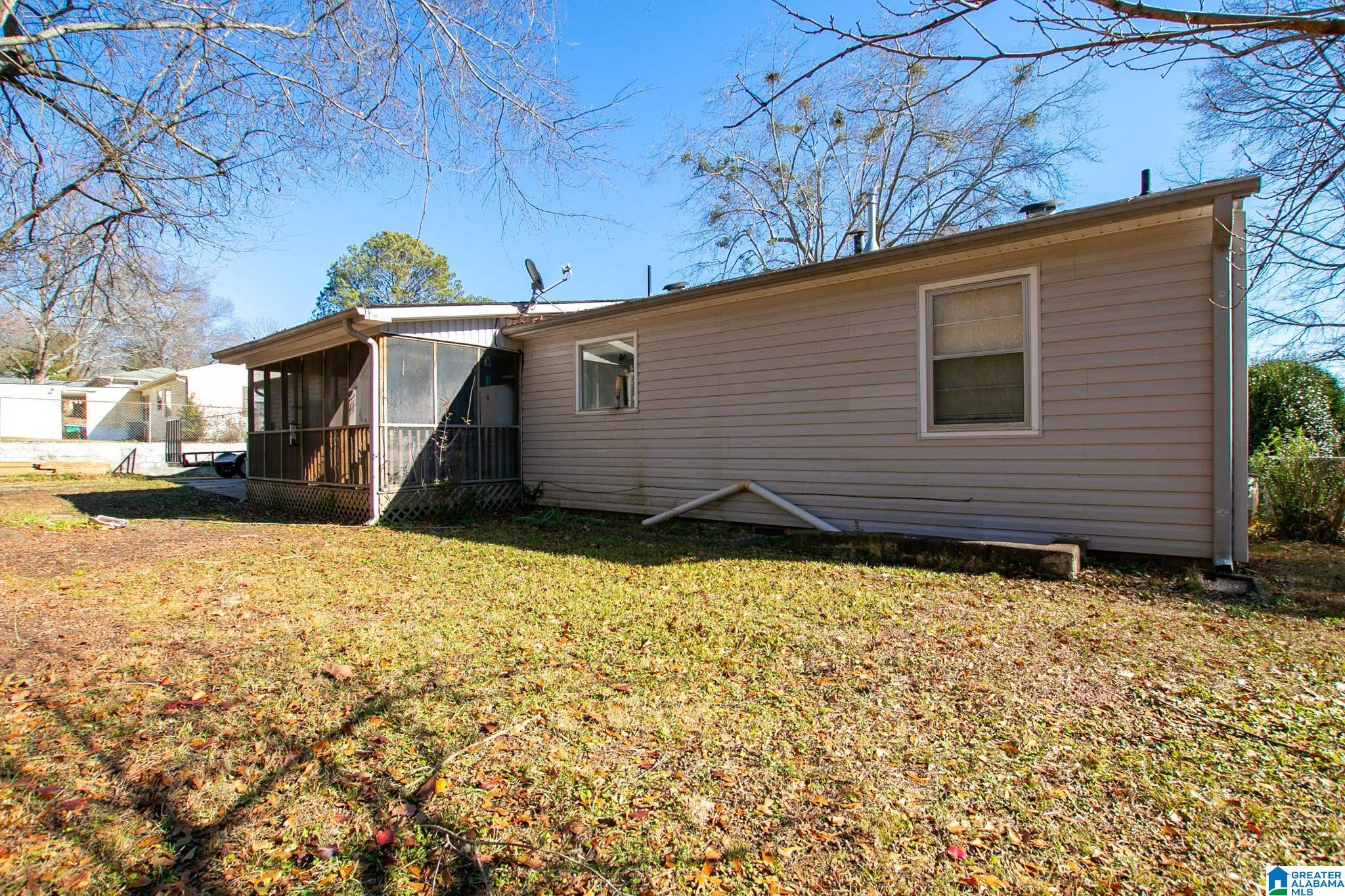 1104 Park Avenue Oneonta, AL 35121 - Photo 4 of 29