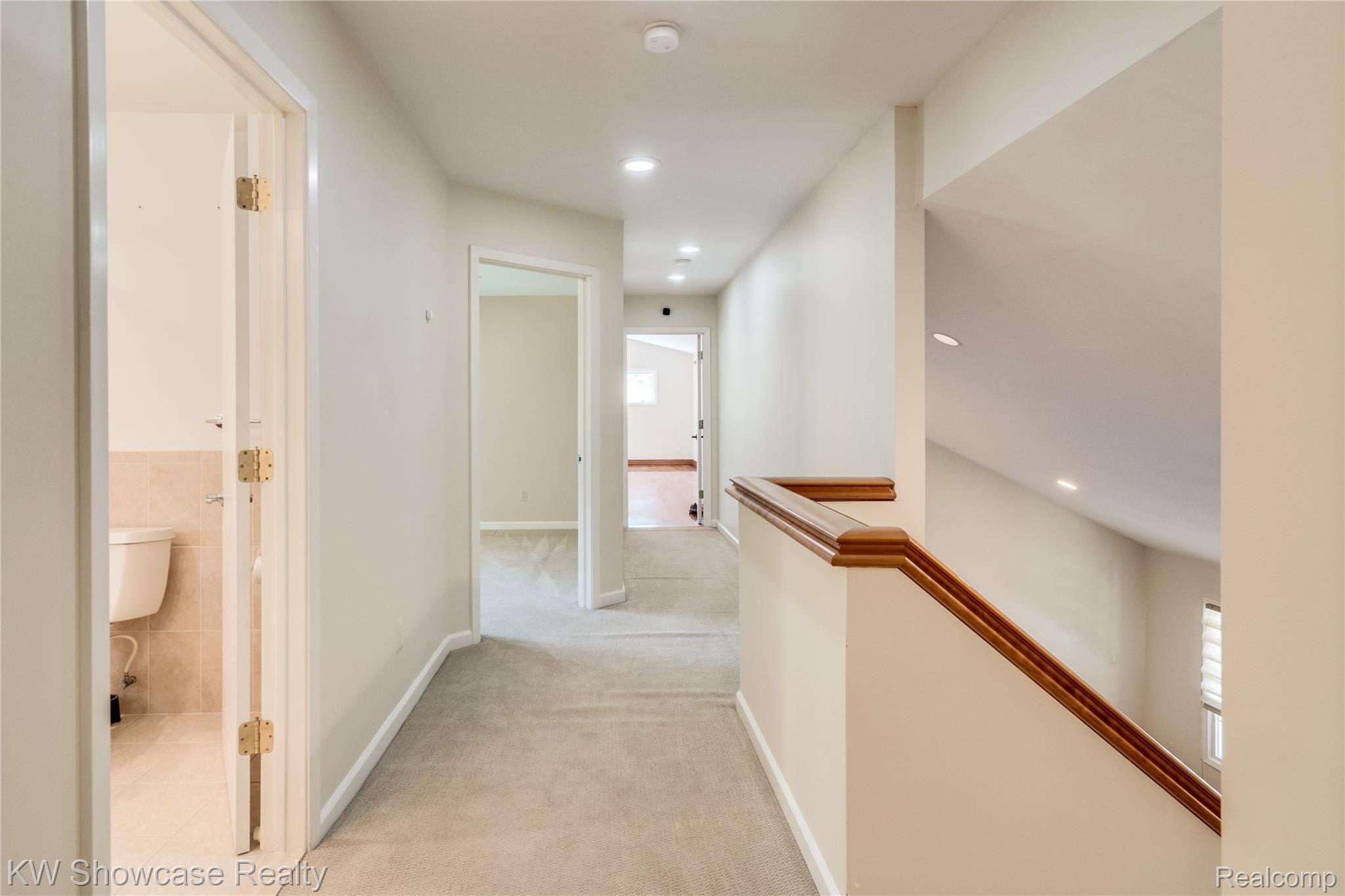 1526 Merry Road Waterford, MI 48328 - Photo 41 of 66 Interiors (37 of 54).jpg