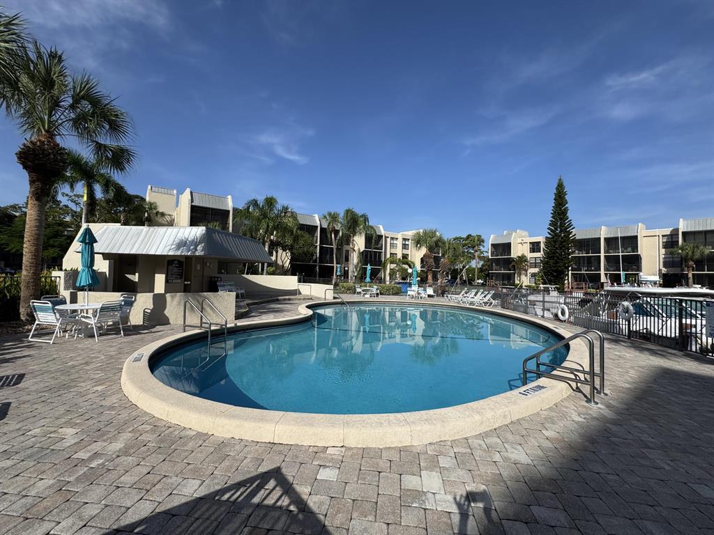 9 Royal Palm Way, Unit 102 Boca Raton, FL 33432 - Photo 27 of 29 Pool area