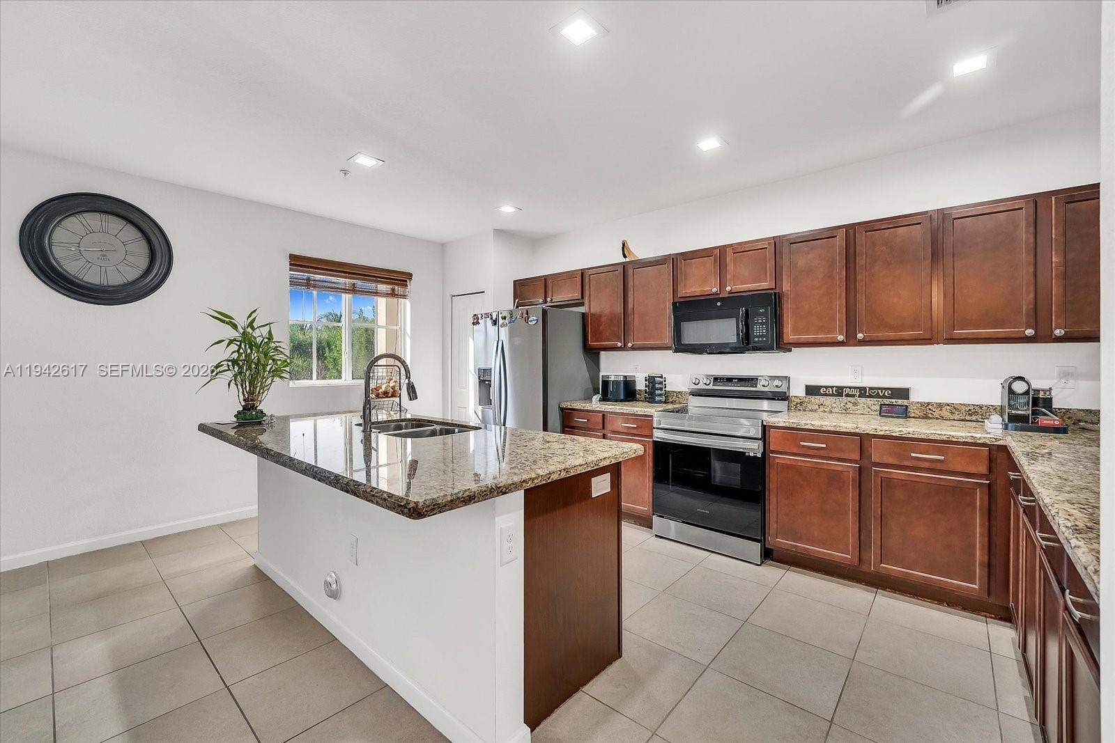 14229 Southwest 274th Street Homestead, FL 33032 - Photo 9 of 33 Photo 9