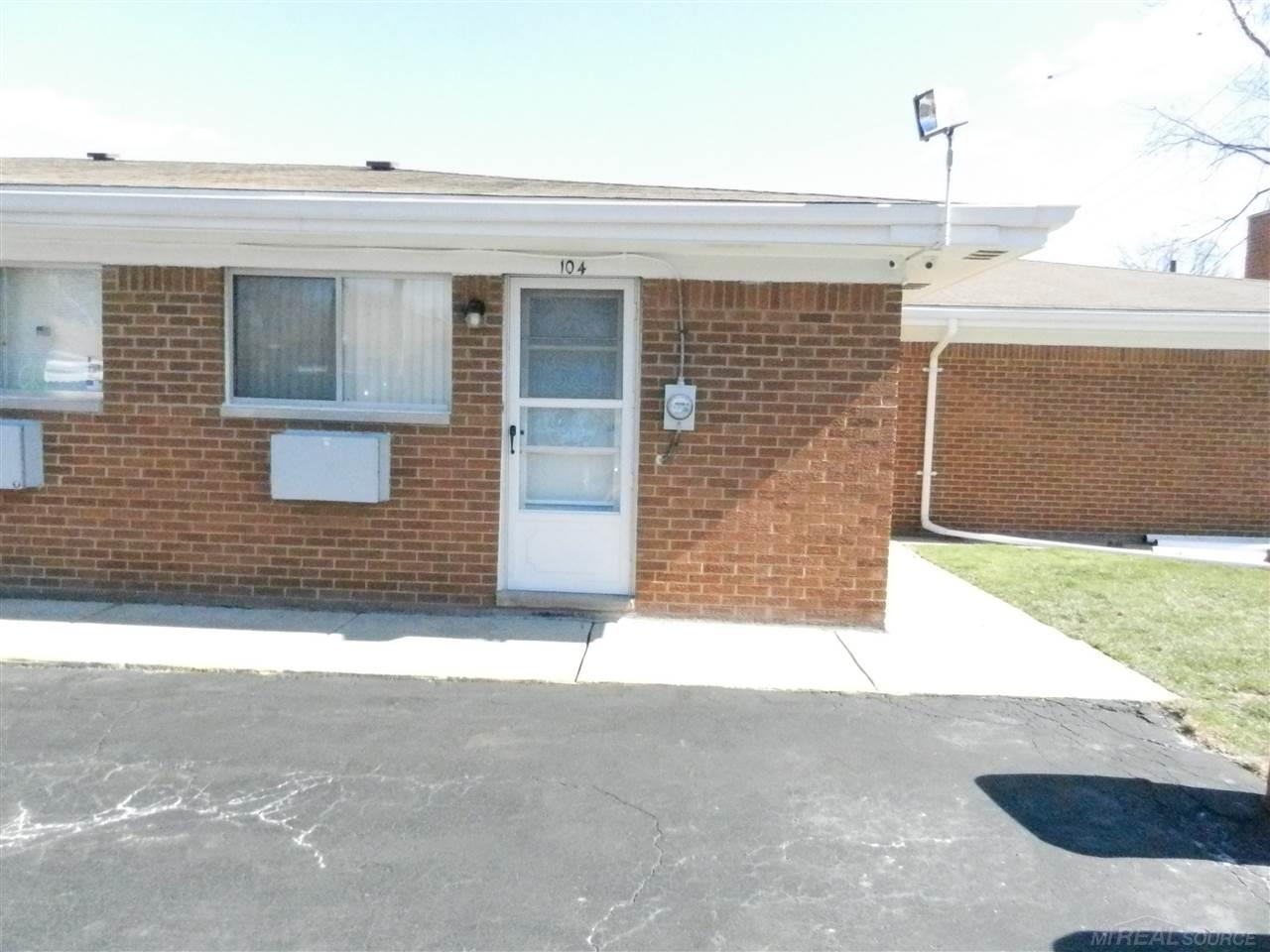24301 Kelly Road, Unit 104 Eastpointe, MI 48021 - Photo 5 of 28