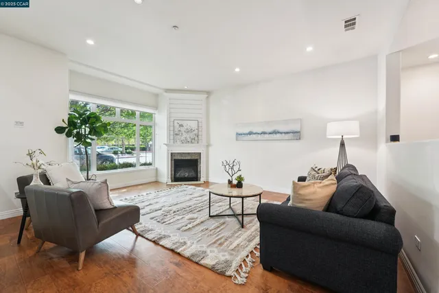 $949,000 | 1539 Geary Road, Unit C, Walnut Creek, CA 94597