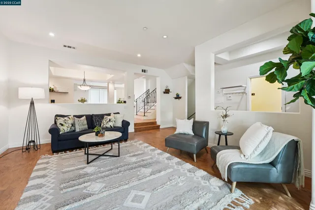 $949,000 | 1539 Geary Road, Unit C, Walnut Creek, CA 94597