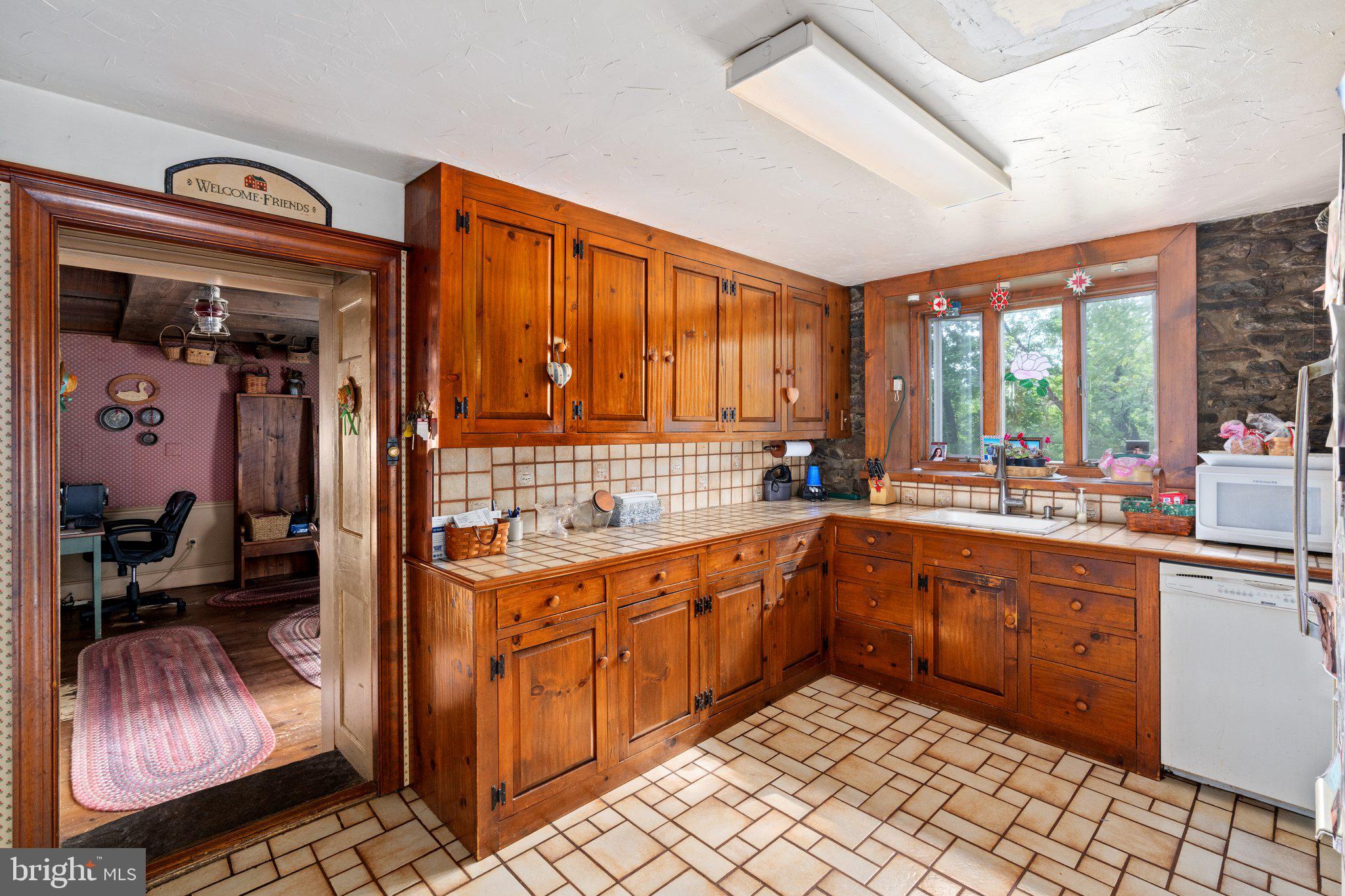 1760 Kumry Road Quakertown, PA 18951 - Photo 23 of 57 Kitchen