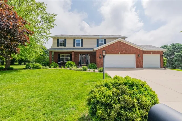 $415,000 | 13561 Buck Road, Bloomington, IL 61705