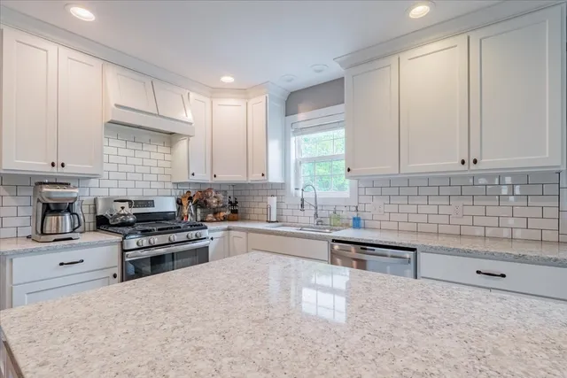 $415,000 | 13561 Buck Road, Bloomington, IL 61705