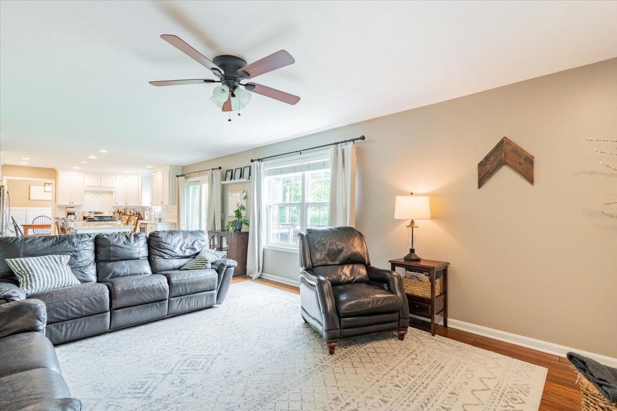 13561 Buck Road Bloomington, IL 61705 - Photo 18 of 43 a living room with furniture