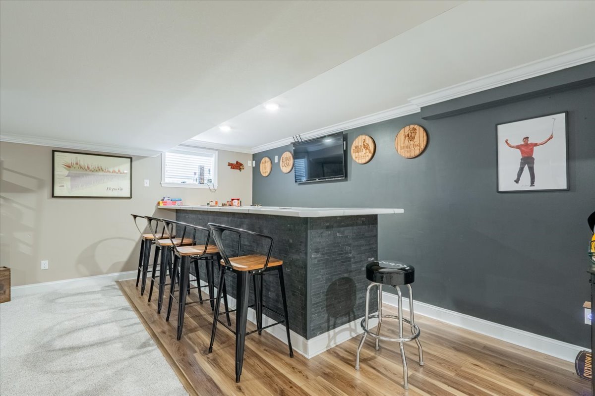 13561 Buck Road Bloomington, IL 61705 - Photo 35 of 43 a view of a livingroom with furniture and window